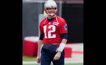 Brady negocia para alargar su carrera con los Patriots