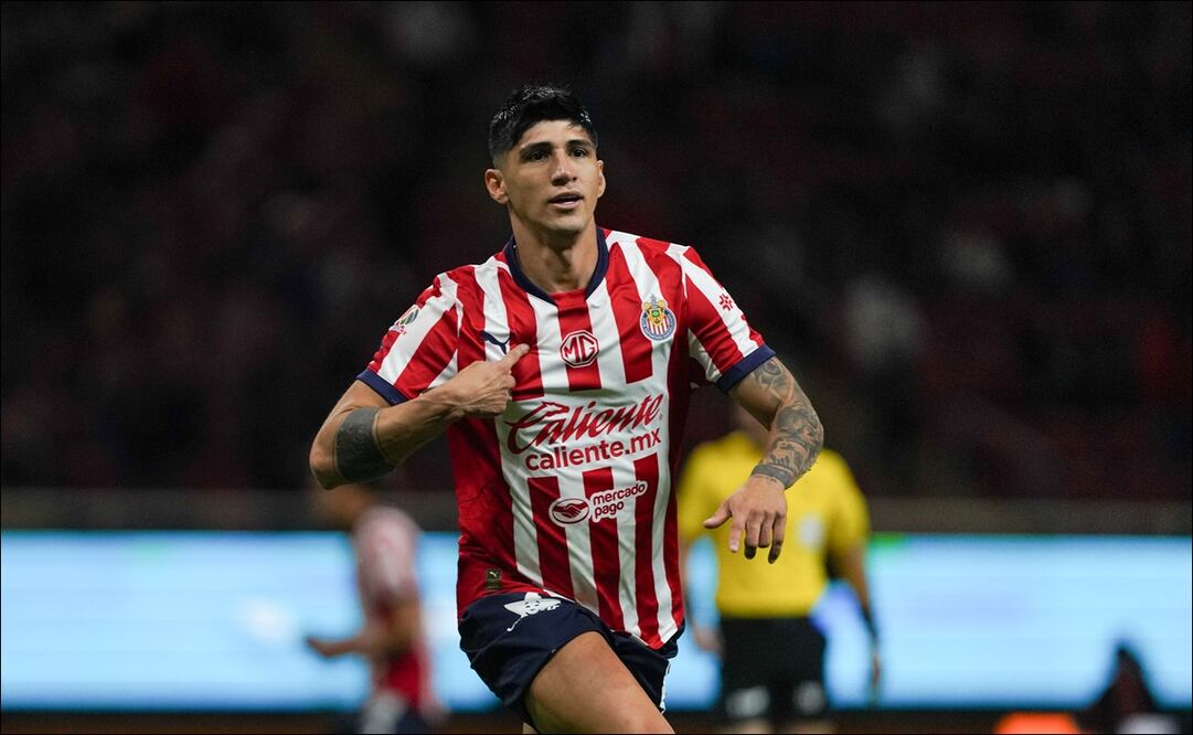 Alan Pulido festeja su gol con Chivas / Foto: Imago7