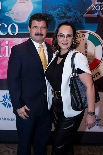 Gustavo Ortega y Georgina Estrada de la vinícola El Cielo