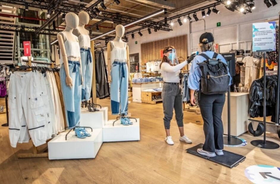 Visitas al Centro Histórico por orden alfabético y la vida en semáforo naranja, entre las fotos de la semana