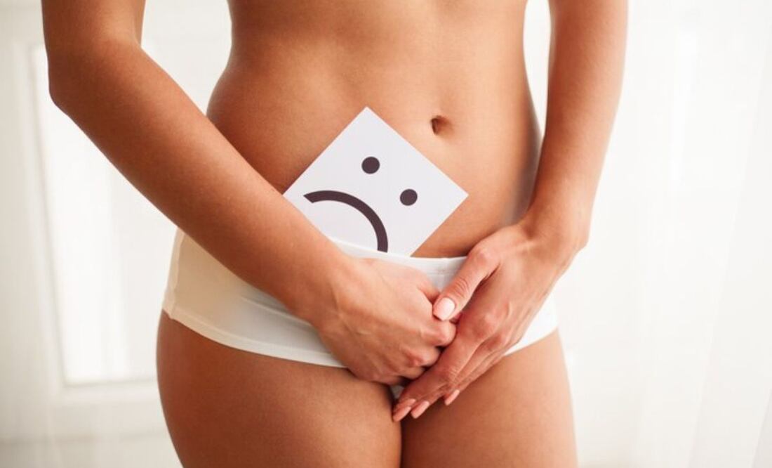 El acné genital, aunque incómodo, puede manejarse con cuidado y atención a la higiene. Fuente: Freepik.