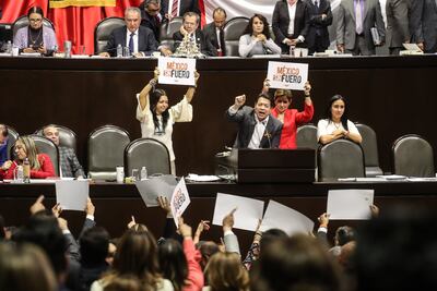 Diputados se reparten culpas por pase "a medias" de eliminación del fuero