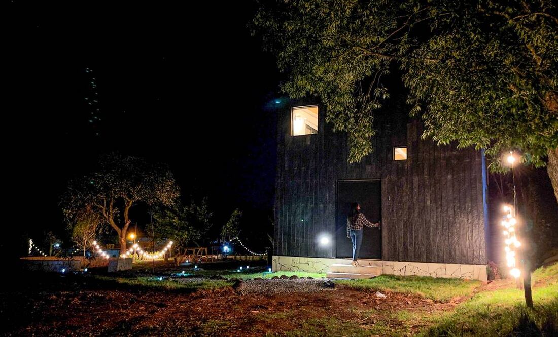 Este alojamiento está conformado por dos tiny houses, construcciones reducidas en tamaño para ahorrar recursos. Fotos: Asteroide B611