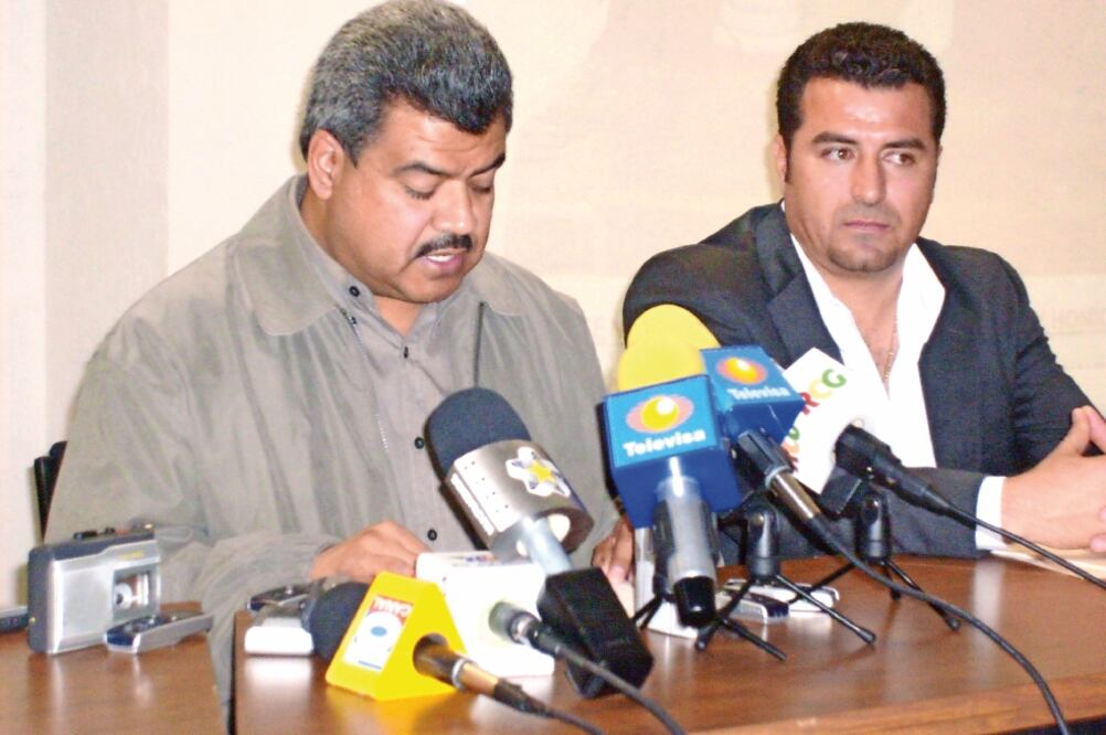 Trayecto ria. Centeno Aranda (der) fue titular de la Dirección para la Investigación del Secuestro y Crimen Organizado de la PGJ de Coahuila en 2009. (ARCHIVO EL UNIVERSAL)