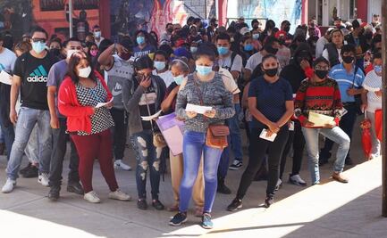 "Me dio miedo pero es necesario"; rezagados acuden a vacunarse en Ecatepec 