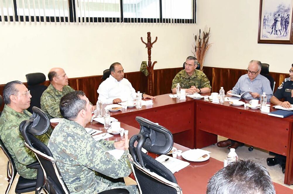 El gobernador Héctor Astudillo revisó el esquema de seguridad que realizarán la Sedena, así como la Policía Federal y estatal para resguardar las boletas 