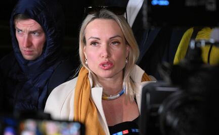 Periodista rusa que protestó contra la guerra en TV llama a "alzar la voz" contra el conflicto