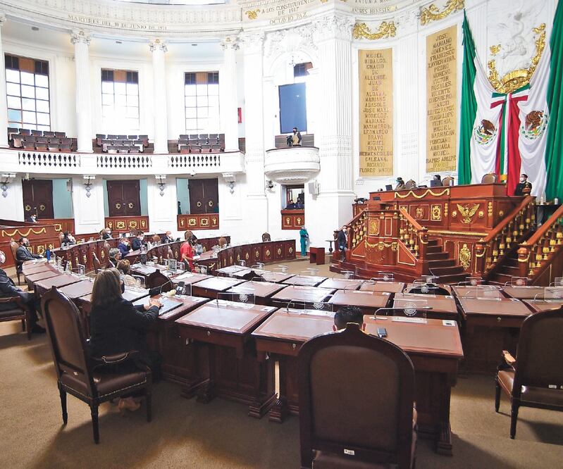 Las fallas en la transmisión cont inuaro n mientras diputados daban su postura del informe. Foto: ESPECIAL