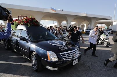 Regresan restos de Juan Gabriel a México 