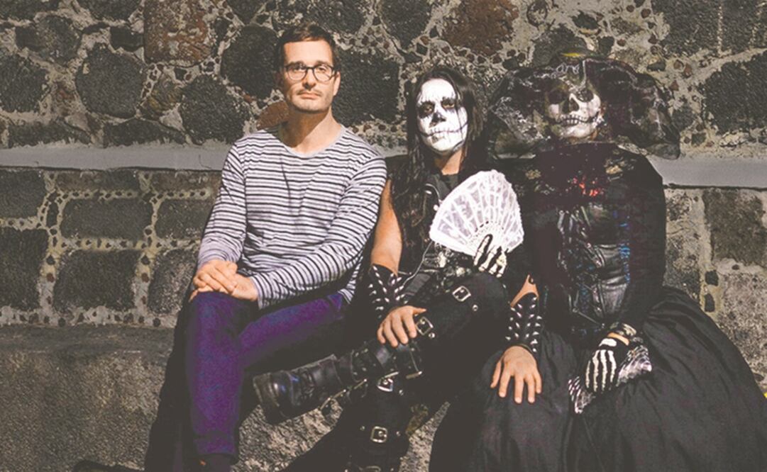 En México conoció el ritual de la Santa Muerte en Tepito. (FOTOS: NETFLIX)