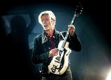 Amigos de David Bowie lo homenajean con un concierto