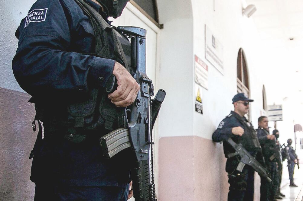 Vigilancia. El Ejército instaló un cerco de seguridad en torno al centro médico de Culiacán. (FOTO: ARCHIVO. EL UNIVERSAL)