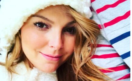 Marjorie de Sousa, en bikini y relajada