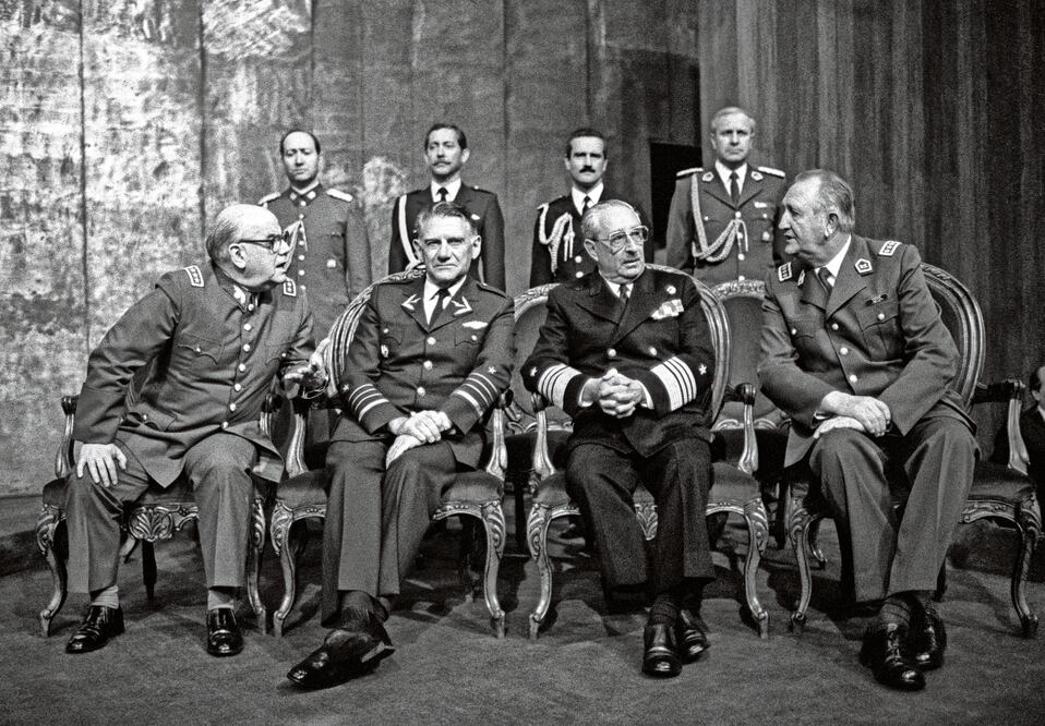 La Junta Militar en el edificio Diego Portales en Santiago de Chile, el 30 de agosto de 1988. Foto: EFE