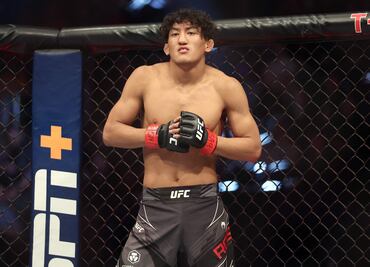 Peleador mexicano impone nuevo récord en UFC