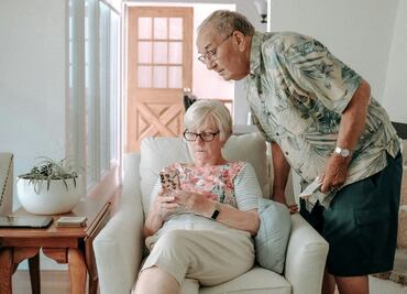 Cómo proteger a los adultos mayores de fraudes en línea