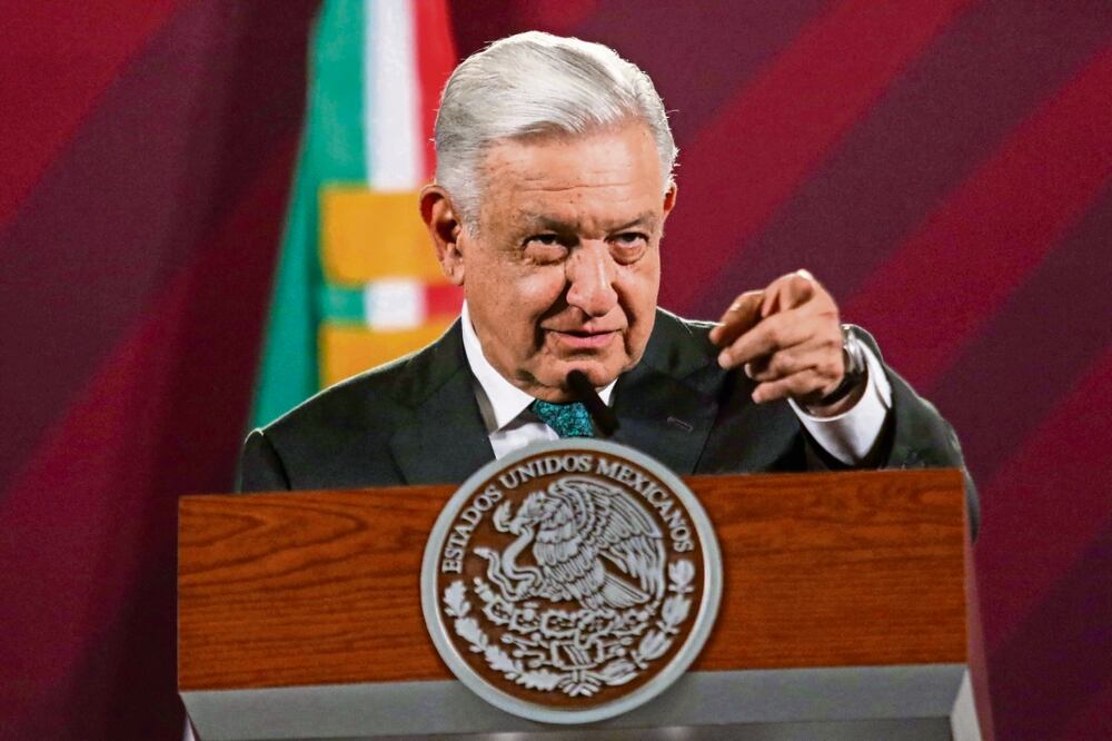 El presidente Andrés Manuel López Obrador argumenta que las autoridades del Poder Judicial de la Federación le atribuyen expresiones que no dijo durante sus conferencias sobre Xóchitl Gálvez. Foto: Diego Simón / EL UNIVERSAL