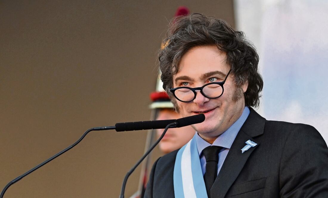 Javier Milei asumió la Presidencia argentina el 10 de diciembre pasado y se dio a la tarea de recobrar el superávit fiscal mediante drásticos recortes netos al gasto y aumentando levemente algunas partidas. Foto: Archivo | EFE