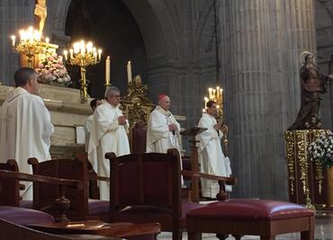 El arzobispo Carlos Aguiar Retes eleva una súplica por AMLO y su gabinete