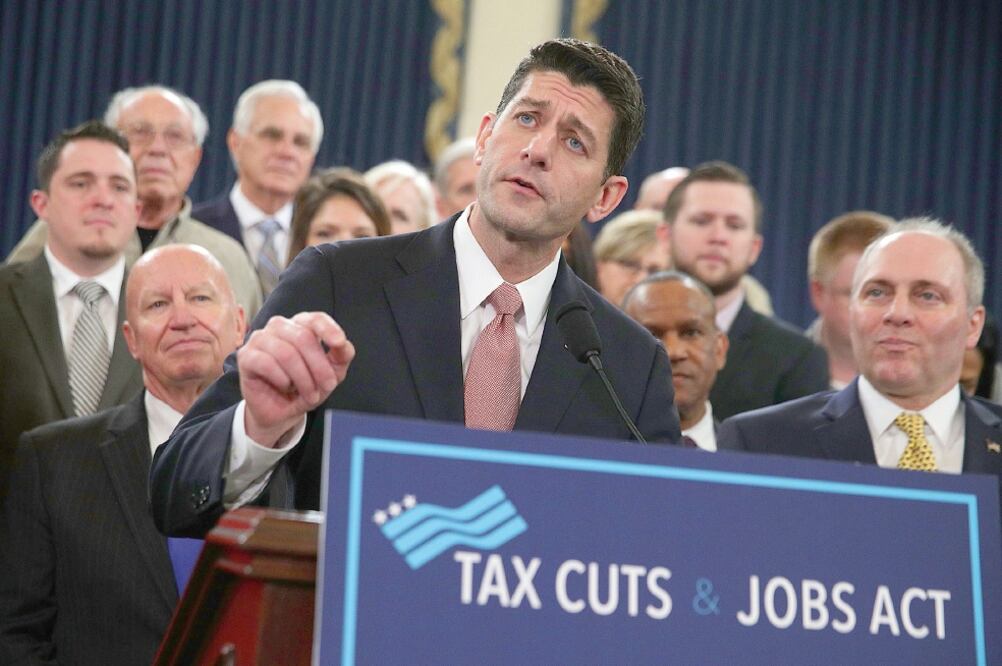 De acuerdo con información dada a conocer a puerta cerrada por el presidente del Congreso, el republicano Paul Ryan, se podría desechar la idea de recortar de forma agresiva el Impuesto de Sociedades (J. SCOTT APPLEWHITE. AP)