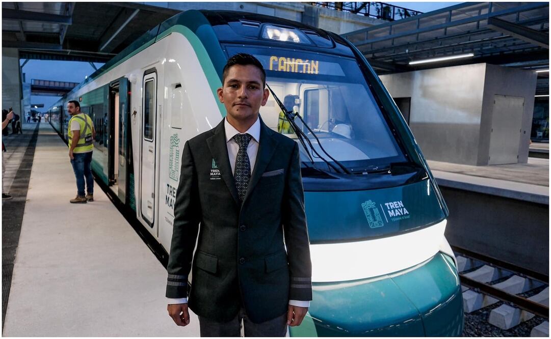 Jesús, maquinista de Tren Maya. Foto: @MaraLezamaOficial