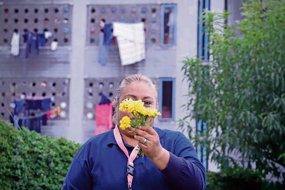 Amelia Albino es la cabeza de uno de los cinco huertos urbanos. Foto: Berenice Fregoso / El Universal