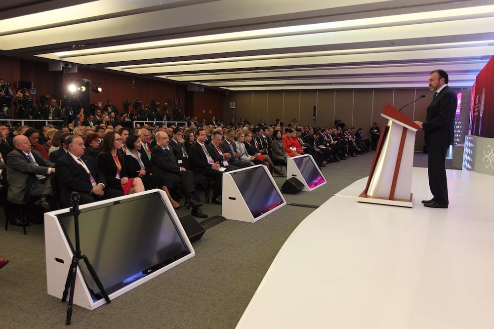 Diplomáticos recibieron información de Hacienda durante la inauguración del 23 Reunión de Embajadores y Cónsules 2017 (CORTESÍA SRE)