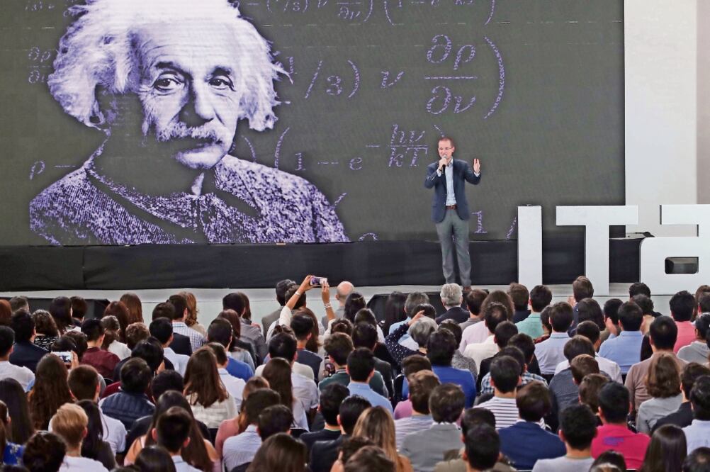 Antes de estar con obispos del CEM, el abanderado de la coalición Por México al Frente, Ricardo Anaya Cortés, se reunió con estudiantes del Institito Tecnológico Autónomo de México (ITAM). (ARIEL OJEDA. EL UNIVERSAL)