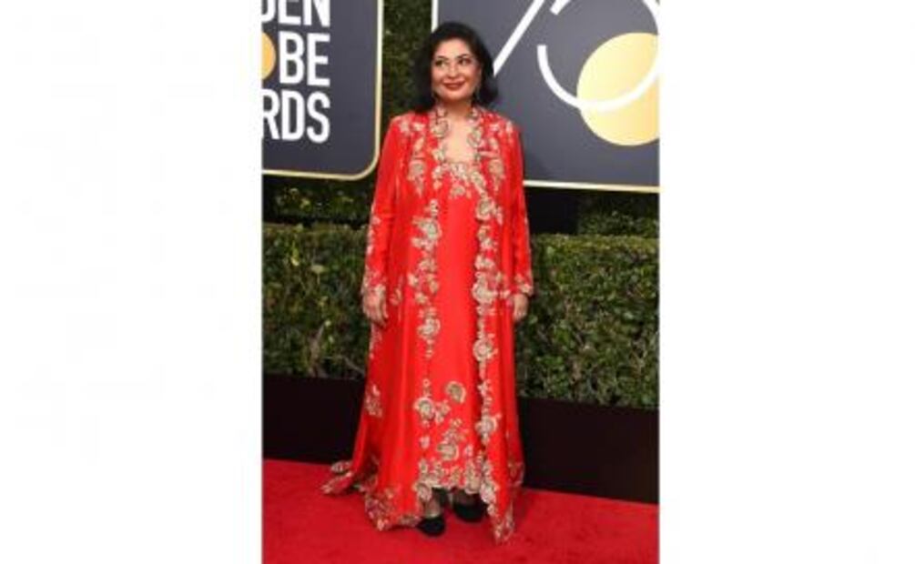 Vestido rojo causó polémica en los Globos de Oro