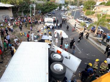 Lista de migrantes fallecidos y lesionados tras volcadura de tráiler en carretera Tuxtla-Chiapa de Corzo