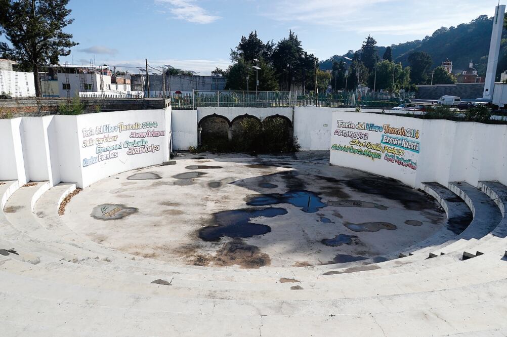 La edificación se realizó en aproximadamente siete meses y, según el programa, tendría un teatro con capacidad para mil 500 espectadores, plaza pública y estacionamiento cubierto para 300 autos (CIUDADANOS.MX)