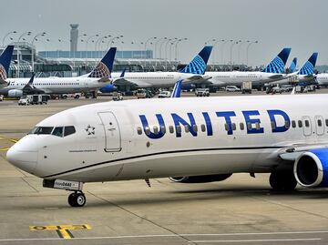 United Airlines "resuelve" problema técnico que provocó miles de retrasos en EU; 40 vuelos fueron cancelados