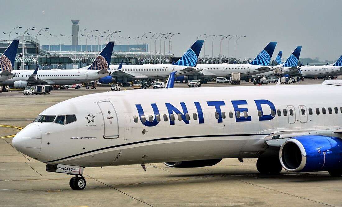 Un avión de United Airlines comienza a rodar en el Aeropuerto Internacional O'Hara de Chicago. Foto: AP