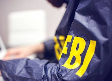 FBI despide a agentes que se arrodillaron durante protesta tras el asesinato de George Floyd, reporta AP