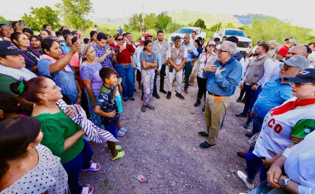 Gobernador de Sinaloa entrega apoyos a familias afectadas por las inundaciones (11/09/2025). Foto: Especial