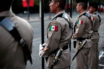 En esto consiste el endurecimiento que hizo AMLO al reglamento de educación militar, incluidos los tatuajes