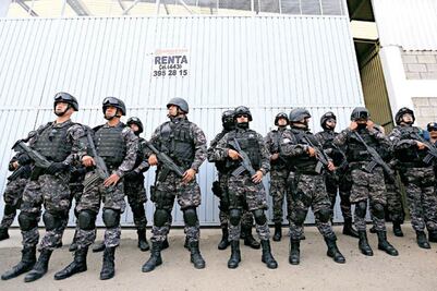 Prevén brotes de violencia; "blindan" 17 ayuntamientos