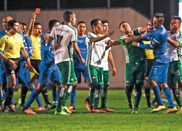 Porras, conato de riña y 8 goles en el partido del Ejército