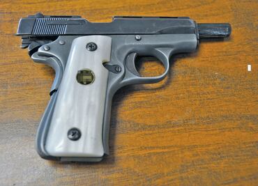 Detienen a tres presuntos asaltantes en calles de Naucalpan