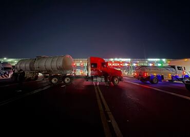 Tras 12 horas de bloqueos, piperos del Edomex levantan protesta en autopista México-Querétaro a la altura de Tepotzotlán