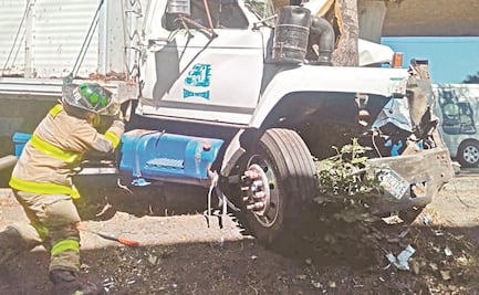 Choque en Periférico Norte deja 2 lesionados