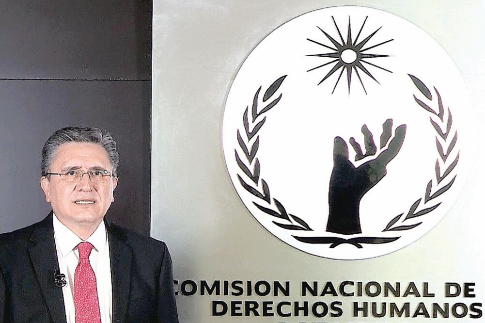 La CNDH regresó a la tesorería federal un millón 40 mil pesos, por lo que aún debe 159 mil pesos, señala la Auditoría Superior de la Federación (ARCHIVO EL UNIVERSAL)
