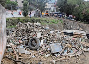 Tras anegación, evacúan a tres familias en Naucalpan