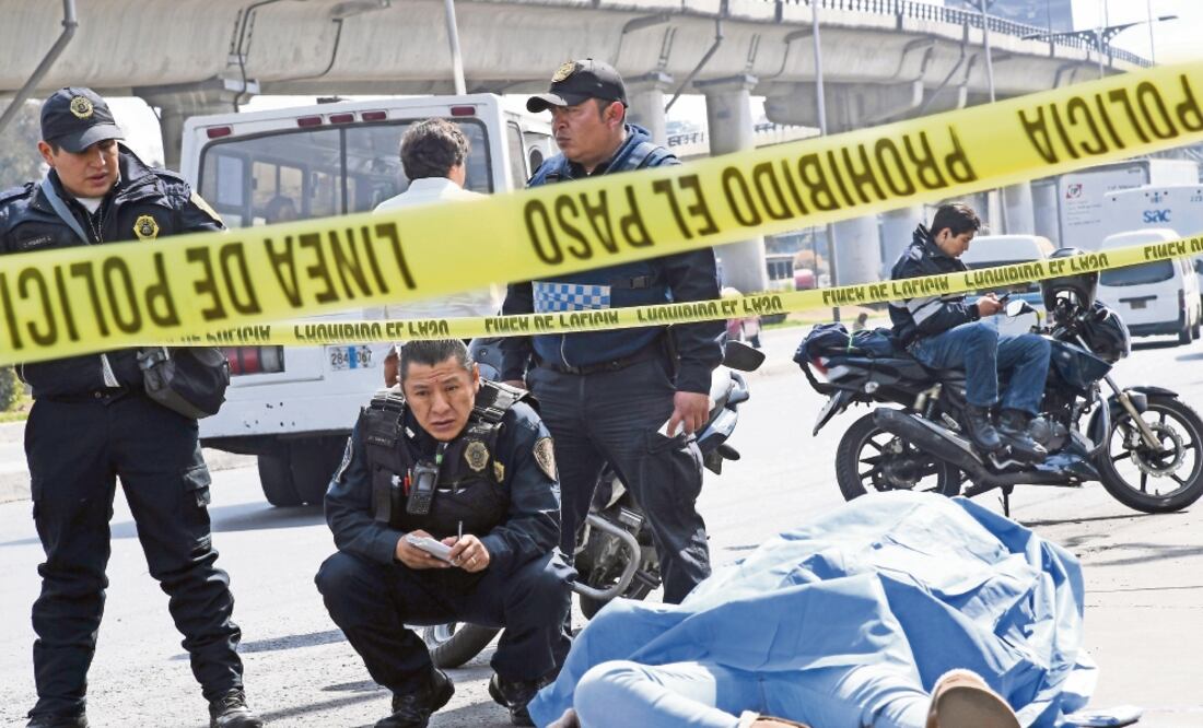 La víctima fue identificada como María Minerva Franco Aguilar, quien se desempeñaba como supervisora de aduanas de la penitenciaría de mujeres. El crimen fue captado por cámaras de videovigilancia de la CDMX. (FRANCISCO RODRÍGUEZ. EL GRÁFICO)