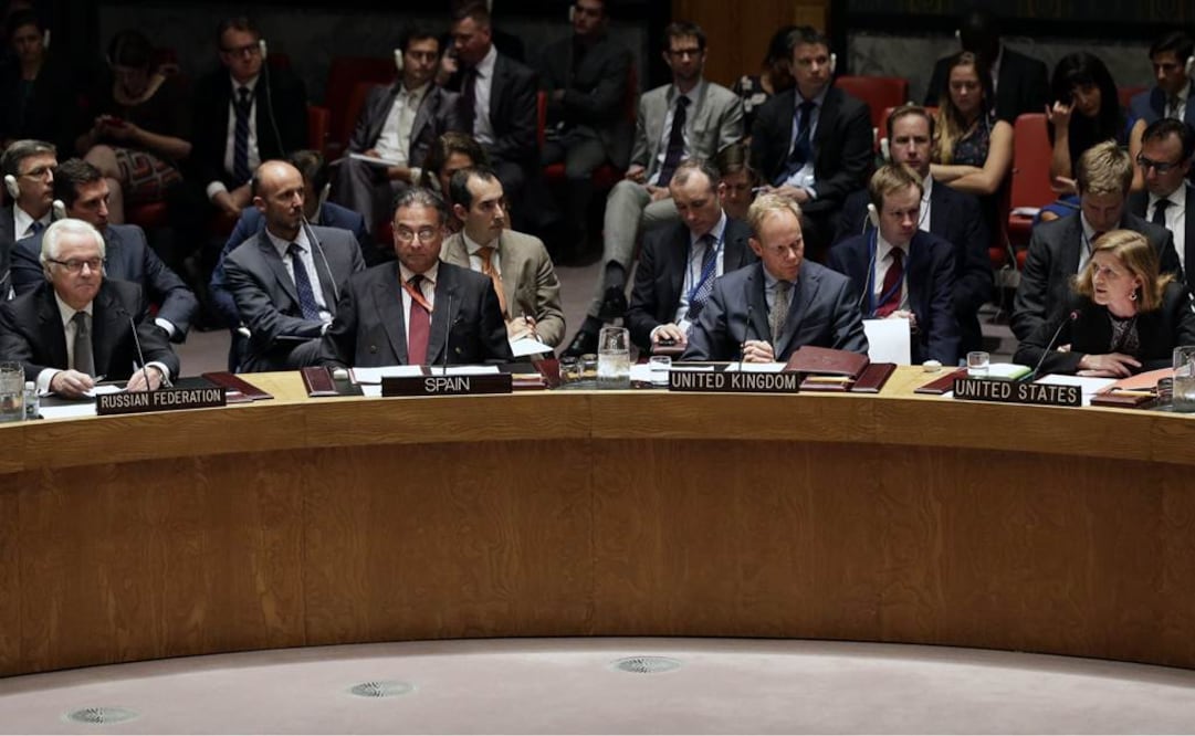 Ucrania y Occidente acusan a los separatistas prorrusos del este de ese país de disparar los proyectiles que supuestamente derribaron el vuelo MH17, algo que es negado por Rusia, quien acusa a las autoridades ucranianas de encubrir pruebas   Foto: EFE