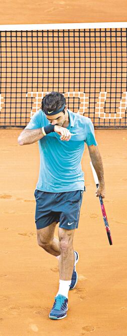 Federer se lastimó cuando preparaba el baño para sus mellizas (ARCHIVO. EL UNIVERSAL)