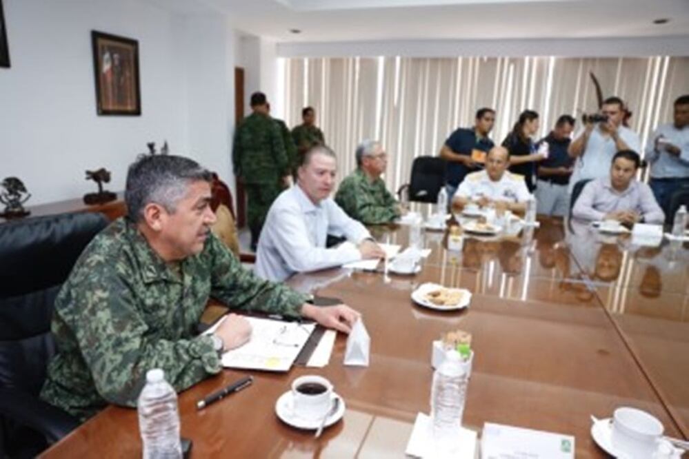 Reunión privada del Grupo de Coordinación Operativa Sinaloa que tuvo lugar en la Tercera Región Militar, en la ciudad de Mazatlán (Foto: Cortesía)