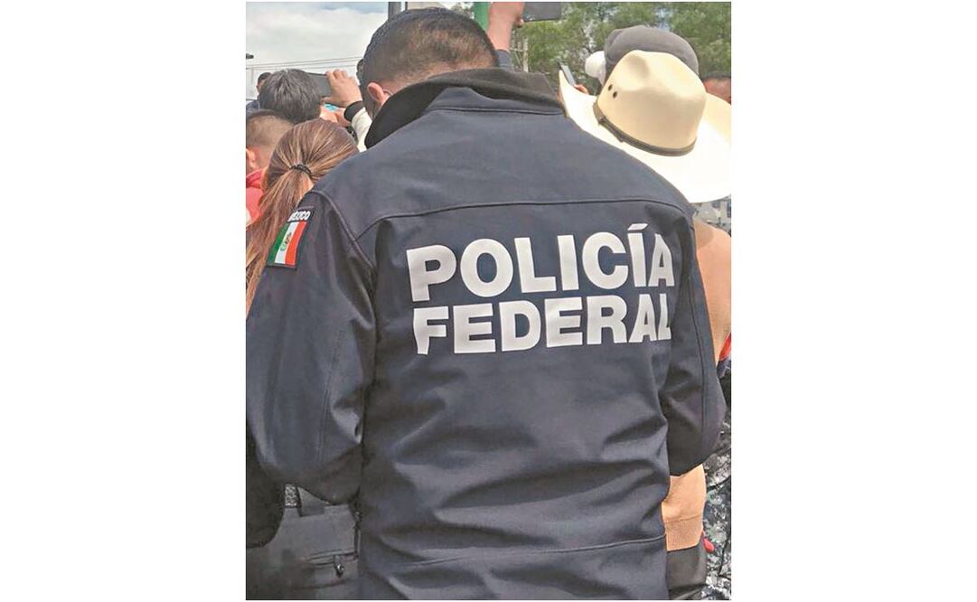 Además del uniforme, la banda ocupó autos con logotipos de PF. Archivo EL UNIVERSAL