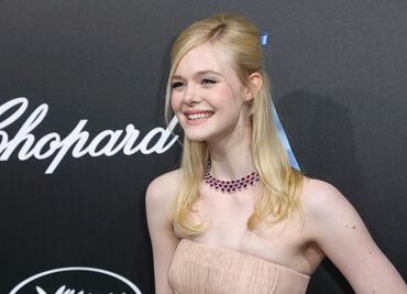 Elle Fanning se desmaya en Cannes por su vestido ajustado