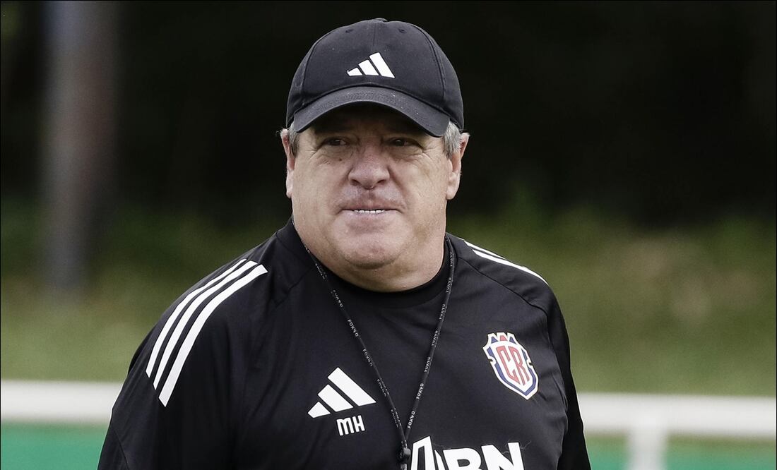 Miguel Herrera, durante un entrenamiento de Costa Rica. FOTO: EFE